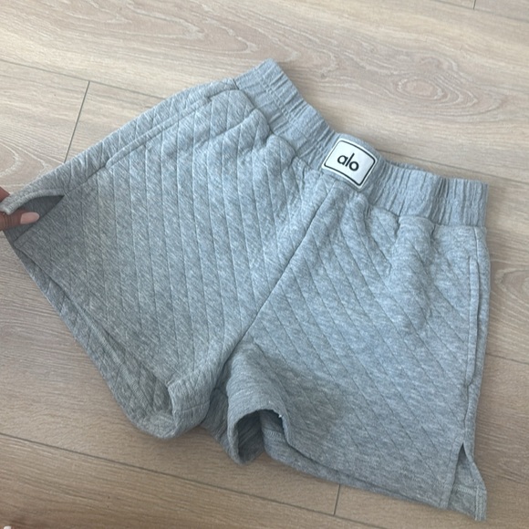 ALO Shorts - Picture 1 of 5
